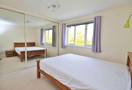 1 Bed Flat, Telegraph Place, E14 - Photo 2
