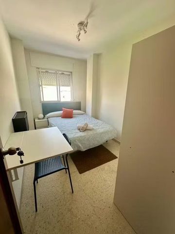 Calle Angosta del Carmen, Málaga, Andalusia 29002 - Photo 5