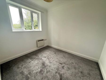 2 bedroom ground floor flat to rent - Photo 2
