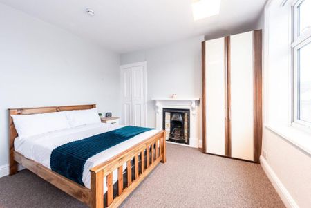 5 bedroom terraced house to rent - Photo 4