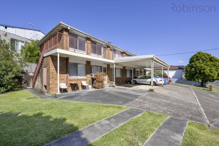 Recently renovated and close to Belmont 16s and Belmont shopping area. - Photo 3