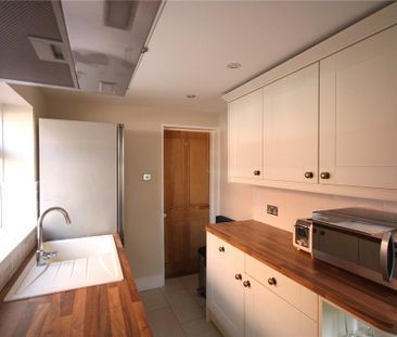 2 bedroom terraced house to rent - Photo 4