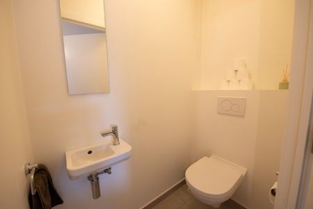 Topper! Ruim 3 gevel-appartement met ruim terras van 21,5 m² en parkeerplaats te Sint-Eloois-Vijve - Foto 3