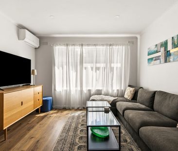 Effortless Inner-City Living with Style and Comfort - Photo 2