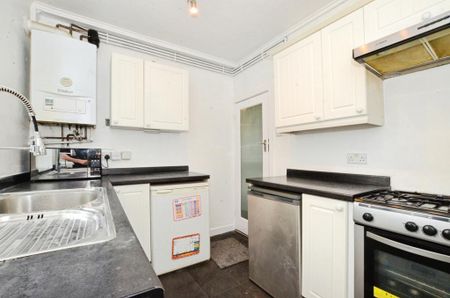 2 bedroom flat to rent - Photo 5