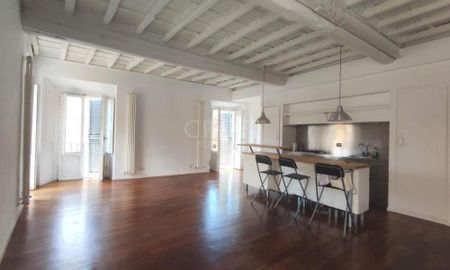 Piazza Navona: Sunny 110 smq, semi-furnished, 3rd floor, 2 beds, 2 baths, living room, open-plan kitchen, with lift. #2370 - Photo 2