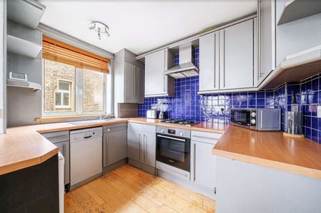 A well presented two bedroom property with communal garden. - Photo 4