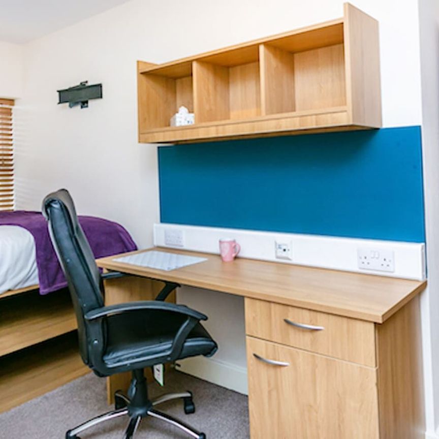 The Jazz Bar, 7 Bedrooms, 3rd Floor Flat, in Preston - Photo 1