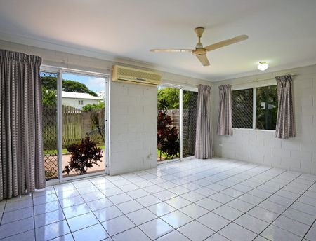 NEAT AND TIDY 2 BEDROOM TOWNHOUSE IN PIMLICO! - Photo 3