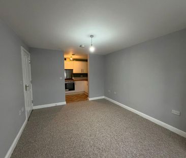 2 bedroom ground floor flat to rent - Photo 1