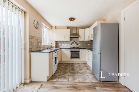 2 bedroom house to rent Blackett Road, Maidenbower, Crawley, West Sussex, RH10 - Photo 5