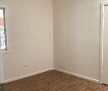 Easy Coastal Living in the Heart of Torquay - Photo 1