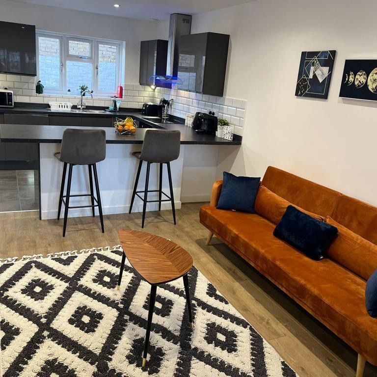 1 Bed Bungalow, Valentines Road, IG1 - Photo 1
