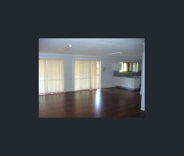 Brick Home in Tinana - Photo 1