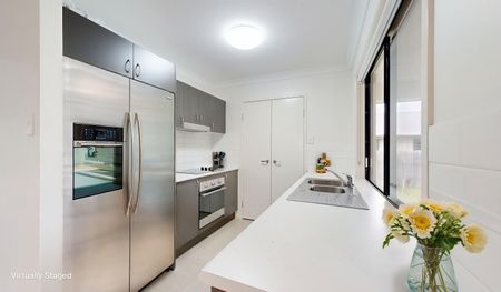 Newly Carpeted Family Home in Mount Low - Photo 2