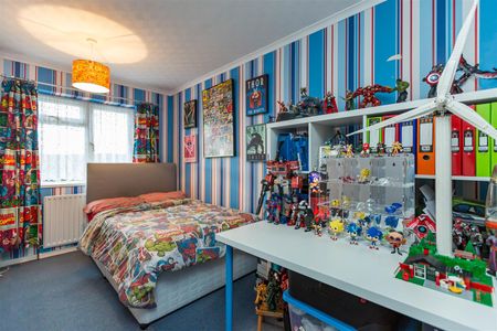 Greenlands Avenue, Greenlands, Redditch - Photo 2