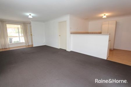 2/28 Torch Street, Bathurst, NSW 2795 - Photo 4