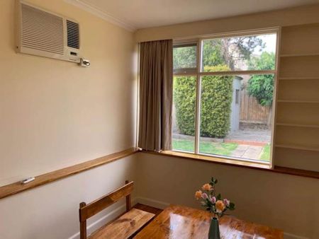 Mount Waverley - Photo 5