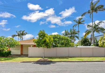16 Bluegum Avenue, Hollywell QLD 4216 - House For Rent | Domain - Photo 4