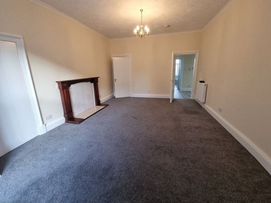 2 Bed Flat, Kenmure Street, G41 - Photo 1