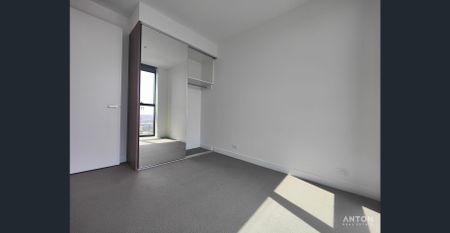 SWEEPING SKYLINE SENSATION! - Photo 4