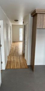 🏡 5 ½ complètement rénové à louer – Saint-Jérôme - Photo 4
