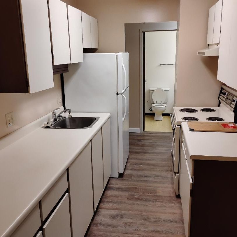 Forest Manor Ground Floor One Bedroom with Large Patio - Photo 1