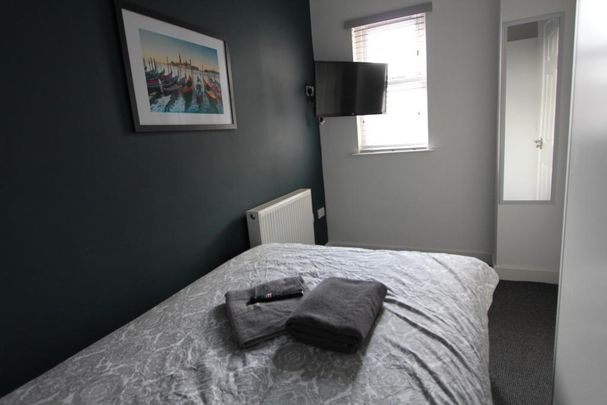 7 bedroom terraced house to rent - Photo 1