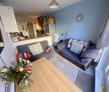 6 bedroom house to rent - Photo 2