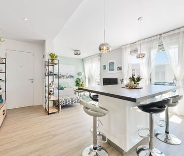 2 bedroom luxury penthouse for rent in Estepona, Spain - Photo 4