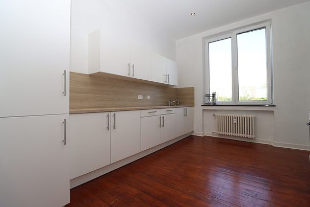 Helle große Altbauwohnung mit viel Charme – komplett renoviert – 1 SZ – Zentrum - Photo 1