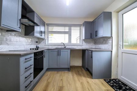 2 bedroom detached bungalow to rent - Photo 3