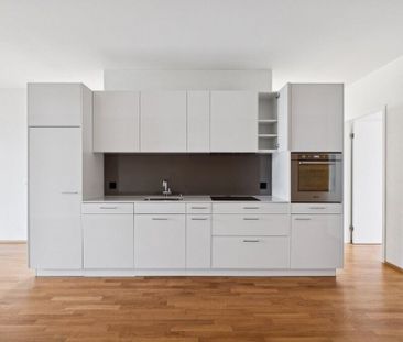 A lot of living space and two covered seating areas - Foto 1