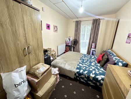 Smoothfield Court, Greater London, TW3 - Photo 3