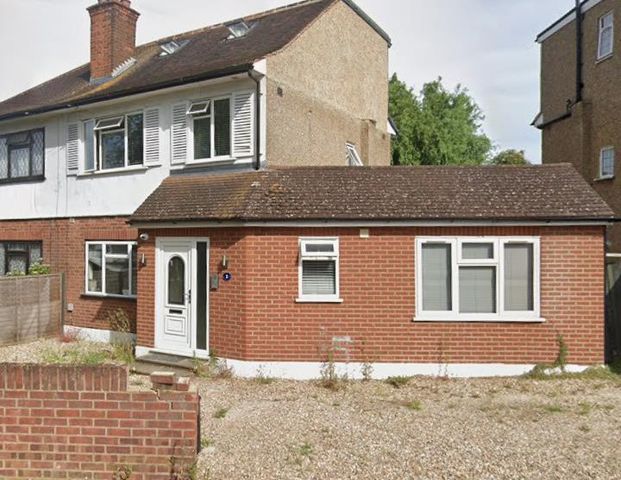 Hurstfield Crescent, Hayes UB4, London - Photo 1