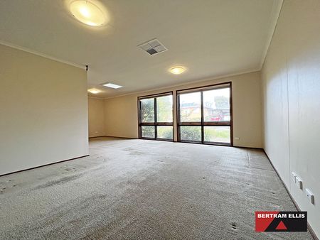6 Bland Place, Stirling ACT 2611 - House For Rent | Domain - Photo 5