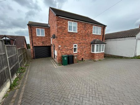 3 bedroom detached house to rent - Photo 5