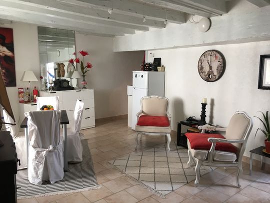 Appartement de charme situé en coeur de ville - Photo 1