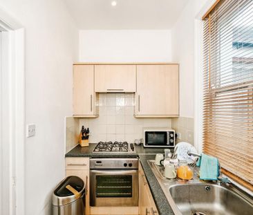 1 bedroom flat to rent - Photo 6