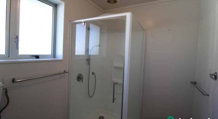 Warm Sunny Family Home - Photo 5