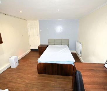 6 bedroom house to rent - Photo 4