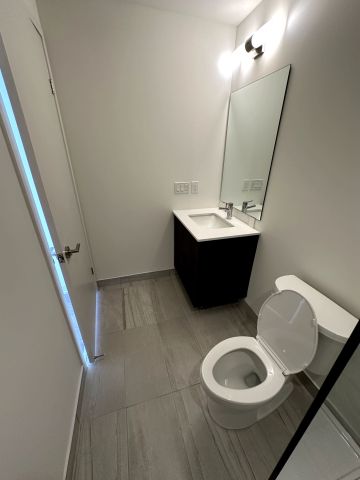 For Lease - 2 David Eyer Road Unit# 528, Richmond Hill, Ontario - Photo 5