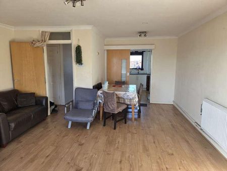 Harrow, HA2 - Photo 2