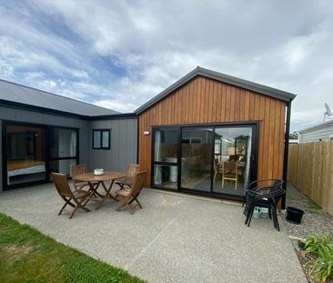 Modern home in Paraparaumu - Photo 5