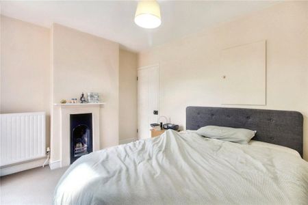 3 bedroom end of terrace house to rent - Photo 3