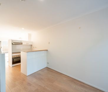 14 Mciver Place, Kensington VIC 3031 - Photo 5