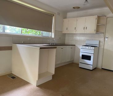 Two Bedroom Unit in Quiet Pocket - Photo 5