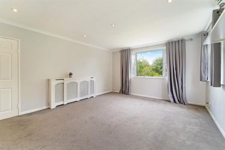 To Let 2 Bed Maisonette - Upper - Photo 2