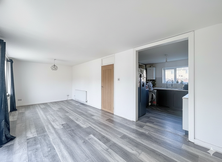 3 bedroom terraced house to rent - Photo 2