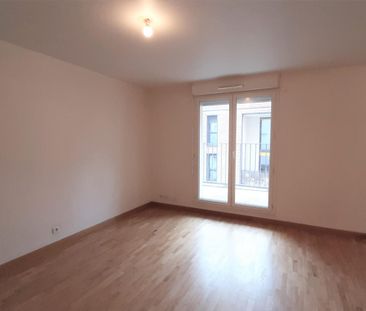 location Appartement T2 DE 48.2m² À RIS ORANGIS - Photo 2